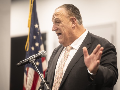 President of NYC/NYS Building Trades introducing Honoree John Murphy.